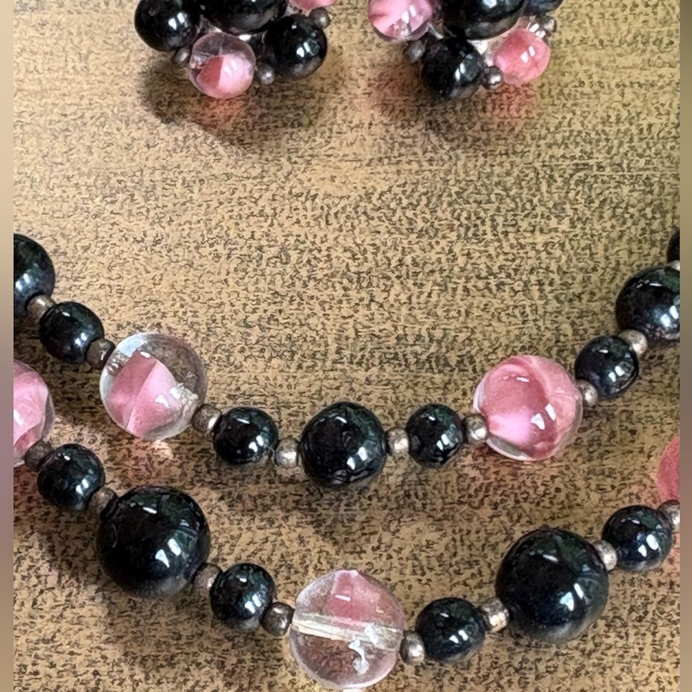 Made in Germany, Circa 1940’s, Vintage Black & Pink Beaded Necklace/Earring Set - Picture 3 of 9